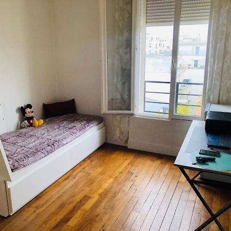 Appartement Tres Calme A 10Mn De Paris - Woman & Couples Only Courbevoie Eksteriør bilde